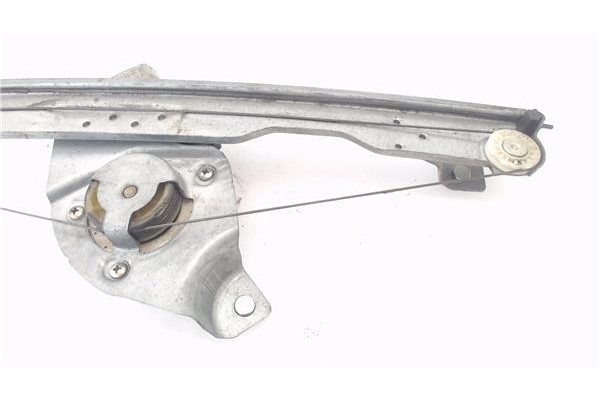 Recambio de elevalunas electrico delantero izquierdo para dacia sandero i 1.4 referencia OEM IAM 8200733829  