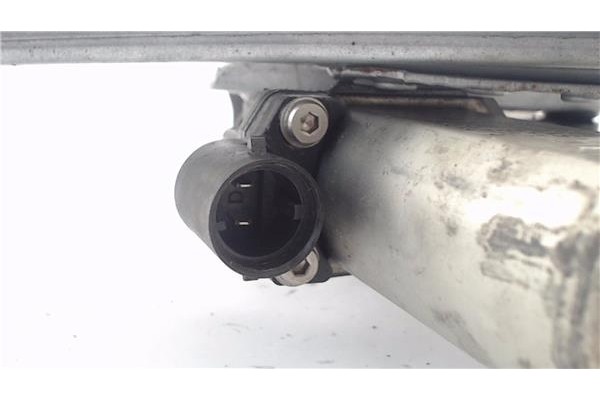 Recambio de elevalunas electrico delantero izquierdo para dacia sandero i 1.4 referencia OEM IAM 8200733829  