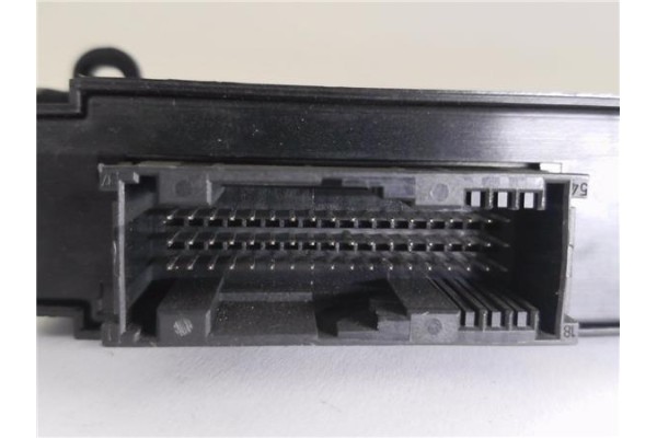 Recambio de centralita para bmw serie 1 berlina (e81/e87) 2.0 120d referencia OEM IAM 917687801 10681810 