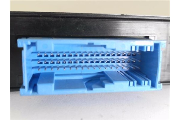 Recambio de centralita para bmw serie 1 berlina (e81/e87) 2.0 120d referencia OEM IAM 917687801 10681810 