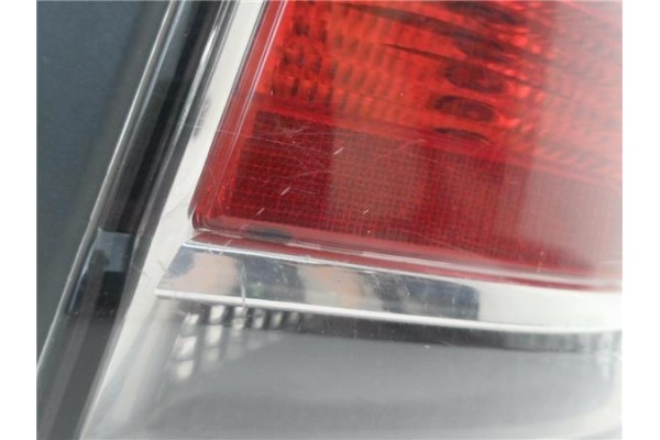 Recambio de piloto trasero derecho para opel zafira 1.9 cdti referencia OEM IAM 1222120  