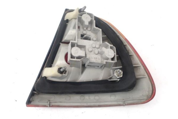 Recambio de piloto trasero izquierdo para bmw serie 3 touring (e46) 2.0 320d referencia OEM IAM 63218368757  