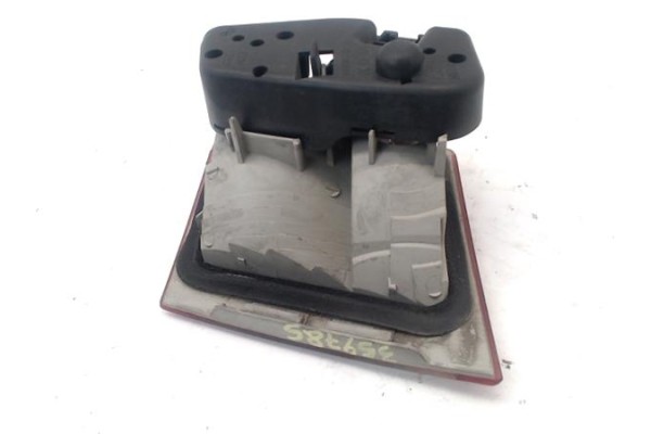 Recambio de piloto interior derecho para bmw serie 3 touring (e46) 2.0 320d referencia OEM IAM 63218368760  