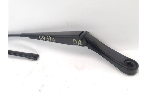Recambio de brazo limpiaparabrisas delantero derecho para opel astra k berlina 5p 1.6 dynamic referencia OEM IAM 13418991  