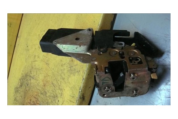 Recambio de cierre electromagnetico trasero derecho para volvo v40 familiar (1995) 1.9 di referencia OEM IAM   