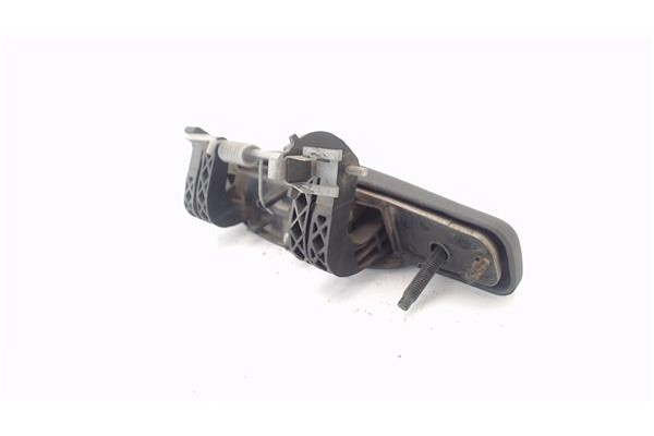 Recambio de maneta exterior delantero derecha para dacia sandero i 1.4 referencia OEM IAM 8200733838  