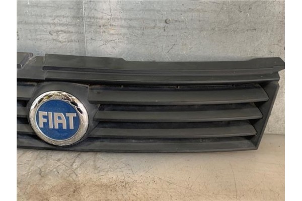 Recambio de rejilla capo para fiat stilo (192) 1.9 jtd (192_xe1a) referencia OEM IAM 71718788  