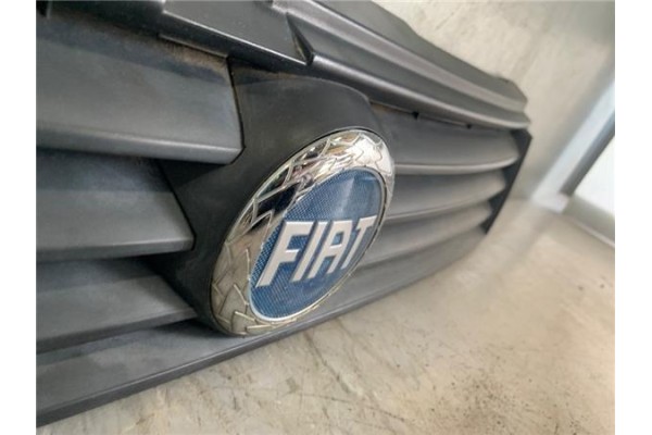 Recambio de rejilla capo para fiat stilo (192) 1.9 jtd (192_xe1a) referencia OEM IAM 71718788  
