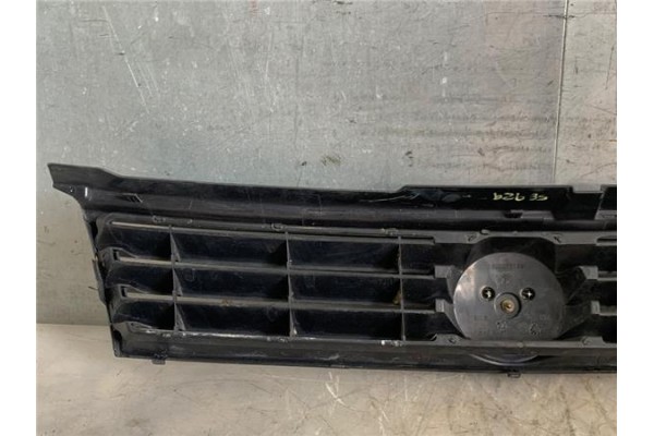 Recambio de rejilla capo para fiat stilo (192) 1.9 jtd (192_xe1a) referencia OEM IAM 71718788  