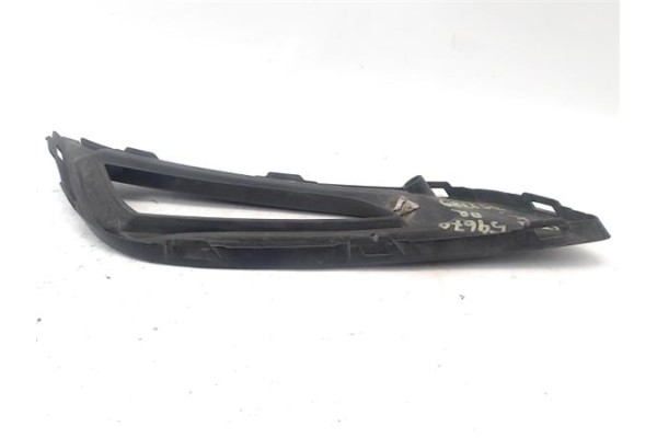 Recambio de moldura paragolpes delantero derecha para opel astra k berlina 5p 1.6 dynamic referencia OEM IAM 13469588  