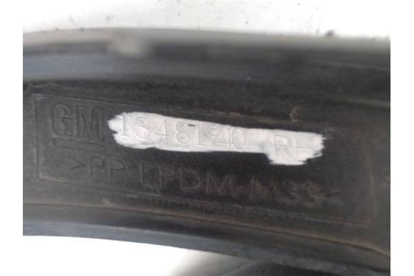 Recambio de moldura paragolpes delantero derecha para opel astra k berlina 5p 1.6 dynamic referencia OEM IAM 13469588  