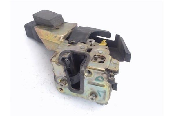 Recambio de cierre electromagnetico trasero derecho para volvo v40 familiar 1.6 referencia OEM IAM 30850811  