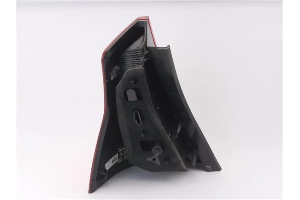 Recambio de piloto trasero derecho para dacia sandero i 1.4 referencia OEM IAM 8200734824  