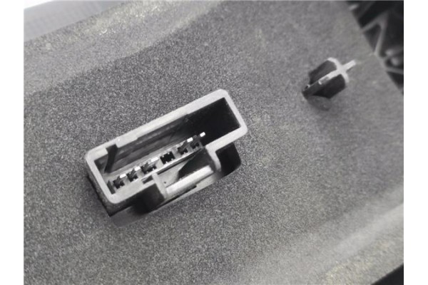 Recambio de piloto trasero derecho para dacia sandero i 1.4 referencia OEM IAM 8200734824  