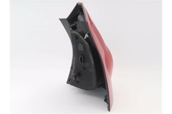 Recambio de piloto trasero izquierdo para dacia sandero i 1.4 referencia OEM IAM 8200734825 085511979L 