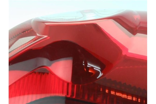 Recambio de piloto trasero izquierdo para dacia sandero i 1.4 referencia OEM IAM 8200734825 085511979L 