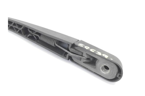 Recambio de brazo limpiaparabrisas trasero para peugeot 206 1.4 i referencia OEM IAM 6429R2  