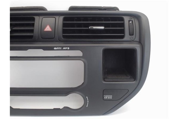 Recambio de embellecedor consola central para kia rio (ub) 1.2 basic referencia OEM IAM 847411W110  