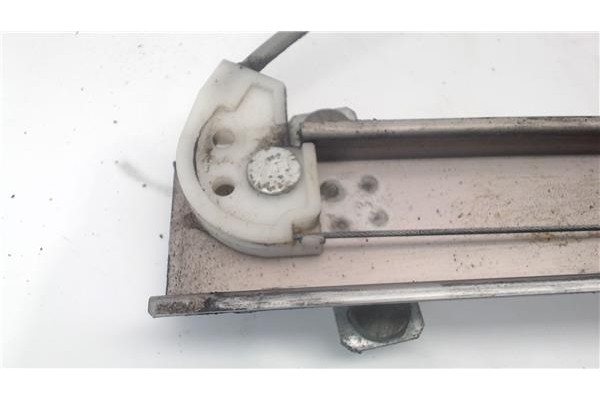 Recambio de mecanismo elevalunas delantero izquierdo para hyundai getz (tb) referencia OEM IAM 988101C100  