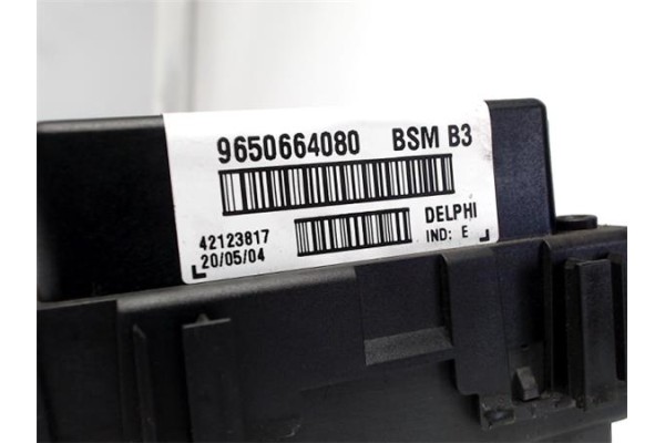 Recambio de caja fusibles/rele para peugeot 206 1.4 16v referencia OEM IAM 9650664080 42123817 
