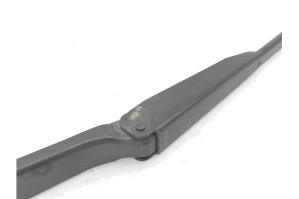 Recambio de brazo limpiaparabrisas delantero izquierdo para renault trafic ii furgón (fl) 2.5 dti referencia OEM IAM 7701050582 