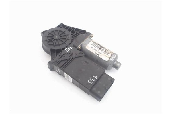 Recambio de elevalunas electrico delantero derecho para volkswagen passat berlina (3b3) referencia OEM IAM (3B4837752BA) (013082