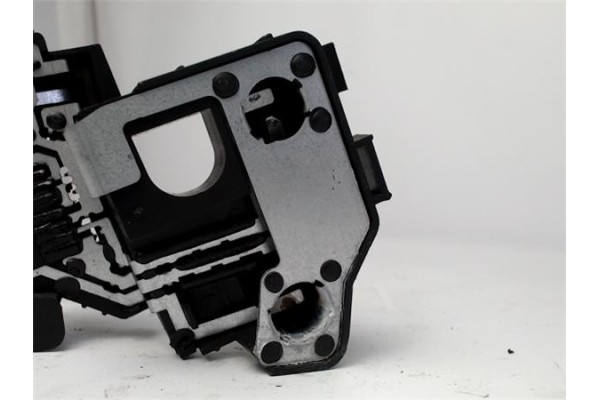 Recambio de portalampara porton trasero izquierdo para peugeot 206 1.4 16v referencia OEM IAM 326715  