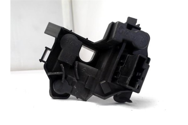 Recambio de portalampara porton trasero izquierdo para peugeot 206 1.4 16v referencia OEM IAM 326715  