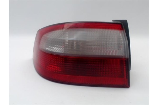 Recambio de piloto trasero izquierdo para renault laguna ii (bg0) 1.9 dci (bg0g) referencia OEM IAM 8200002473  