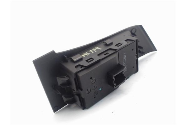 Recambio de mando elevalunas delantero izquierdo para opel astra j berlina 5p 1.6 excellence referencia OEM IAM 13305011  