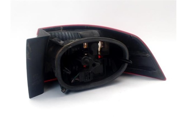 Recambio de piloto trasero izquierdo para renault laguna ii (bg0) 1.9 dci (bg0g) referencia OEM IAM 8200002473  