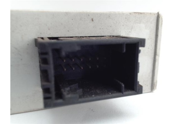 Recambio de mando retrovisor electrico para dacia logan 1 1.6 prestige referencia OEM IAM 8200002442B  