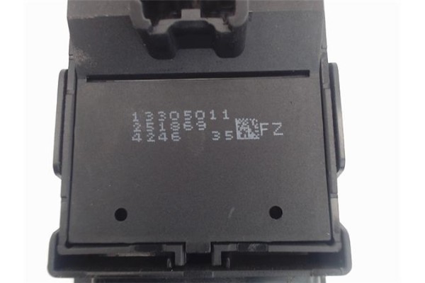 Recambio de mando elevalunas delantero izquierdo para opel astra j berlina 5p 1.6 excellence referencia OEM IAM 13305011  