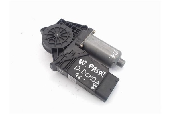 Recambio de elevalunas electrico delantero derecho para volkswagen passat berlina (3b3) referencia OEM IAM (0130821694) (101434-