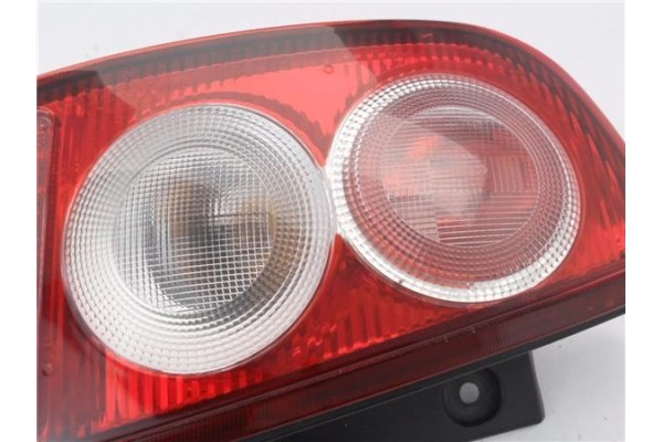 Recambio de piloto trasero izquierdo para nissan micra (k12e) 1.2 16v referencia OEM IAM B6550AX710  