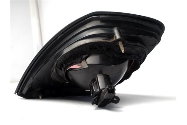 Recambio de piloto porton trasero izquierdo para nissan primera berlina (p11) 2.0 comfort referencia OEM IAM 265559F628  