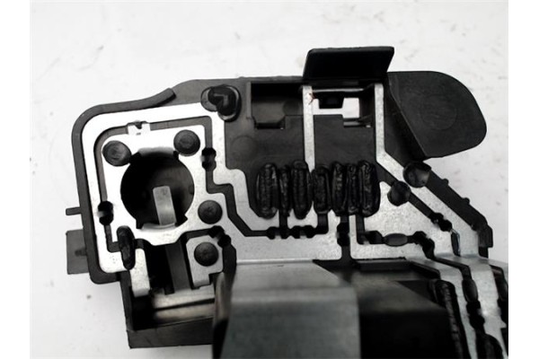Recambio de portalampara porton trasero derecho para peugeot 206 1.4 16v referencia OEM IAM 326759  