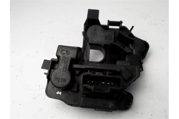 Recambio de portalampara porton trasero derecho para peugeot 206 1.4 16v referencia OEM IAM 326759  