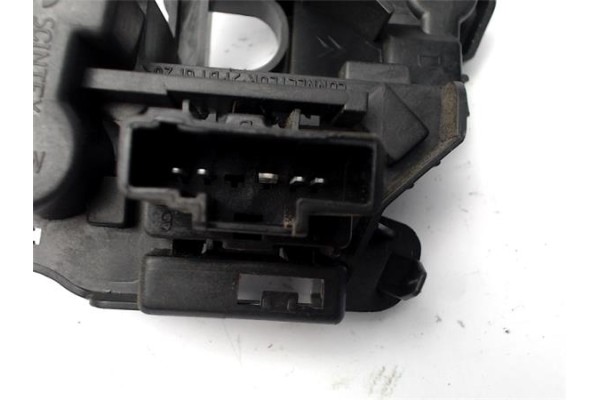 Recambio de portalampara porton trasero derecho para peugeot 206 1.4 16v referencia OEM IAM 326759  