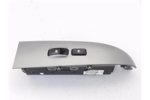 Recambio de mando elevalunas delantero derecho para kia carnival 2.9 crdi referencia OEM IAM 935754D120OT  