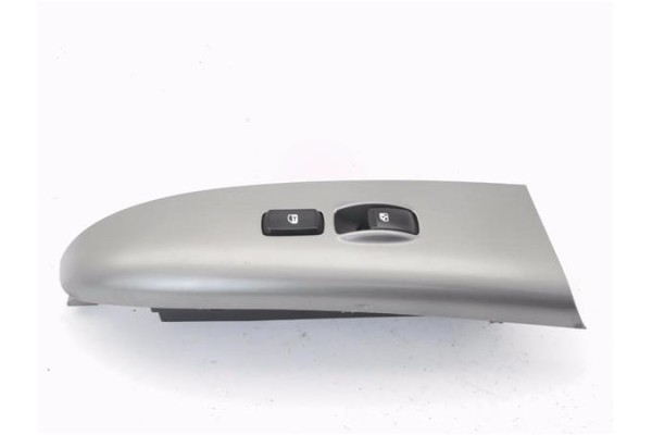 Recambio de mando elevalunas delantero derecho para kia carnival 2.9 crdi referencia OEM IAM 935754D120OT  