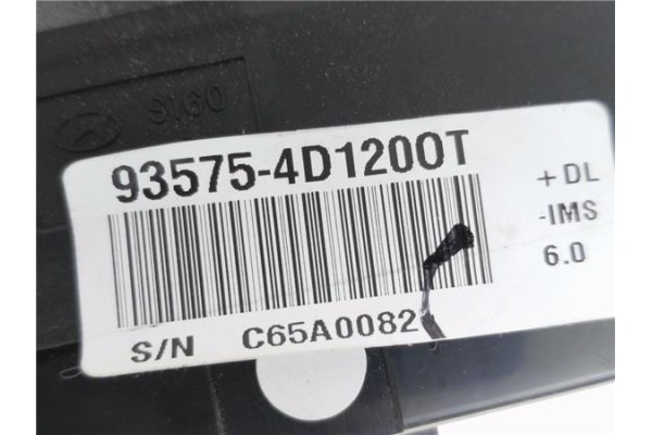 Recambio de mando elevalunas delantero derecho para kia carnival 2.9 crdi referencia OEM IAM 935754D120OT  