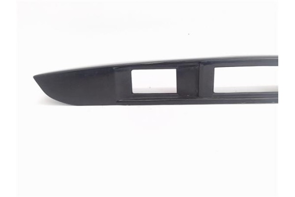 Recambio de moldura porton trasero para mazda 2 (b2w) 1.6 referencia OEM IAM 3m71a43404be  