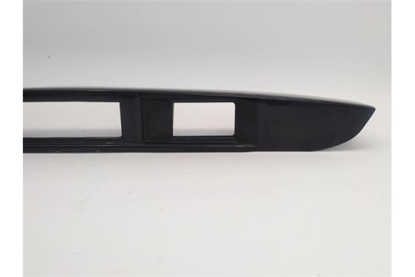 Recambio de moldura porton trasero para mazda 2 (b2w) 1.6 referencia OEM IAM 3m71a43404be  