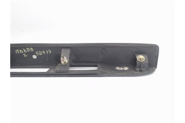 Recambio de moldura porton trasero para mazda 2 (b2w) 1.6 referencia OEM IAM 3m71a43404be  