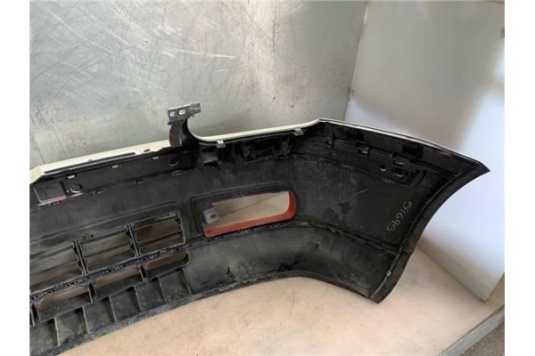 Recambio de paragolpes delantero para volkswagen golf iv berlina (1j1) 1.6 referencia OEM IAM 1J0807217C  