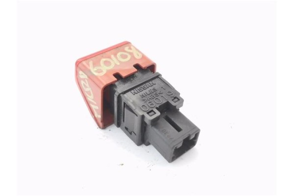 Recambio de interruptor luces emergencia para nissan micra (k12e) 1.2 16v referencia OEM IAM 25290AX000  