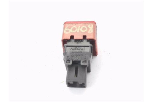 Recambio de interruptor luces emergencia para nissan micra (k12e) 1.2 16v referencia OEM IAM 25290AX000  