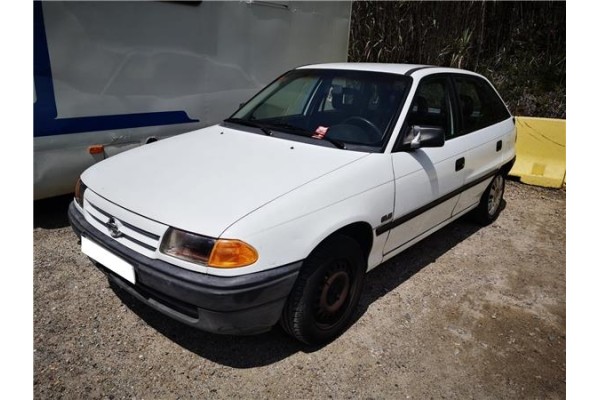opel astra f berlina del año 1993