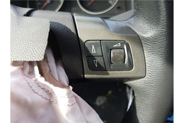 Recambio de volante para opel astra h gtc 1.4 referencia OEM IAM 913316  